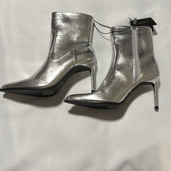 Silver Boots Womens 6 Zip Heels - Picture 1 of 4